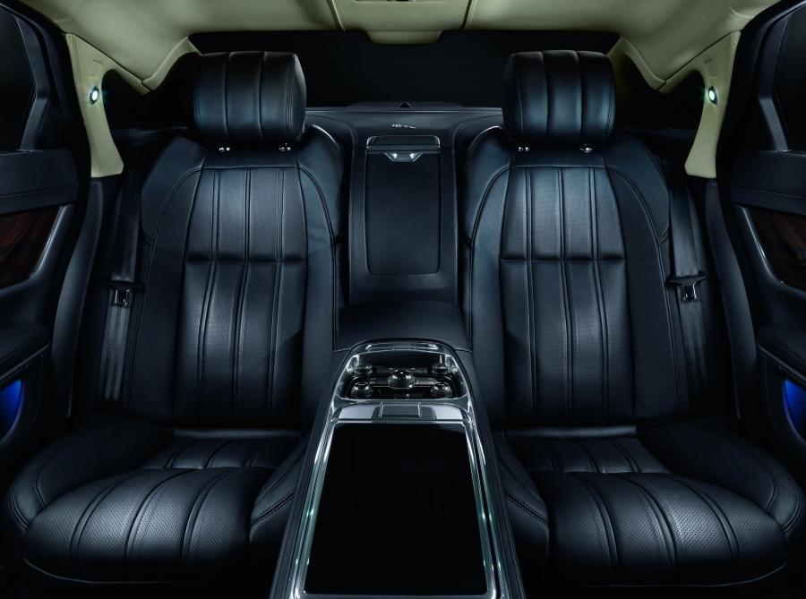 Jaguar XJ Ultimate 2012 года  (фото 36 из 54)